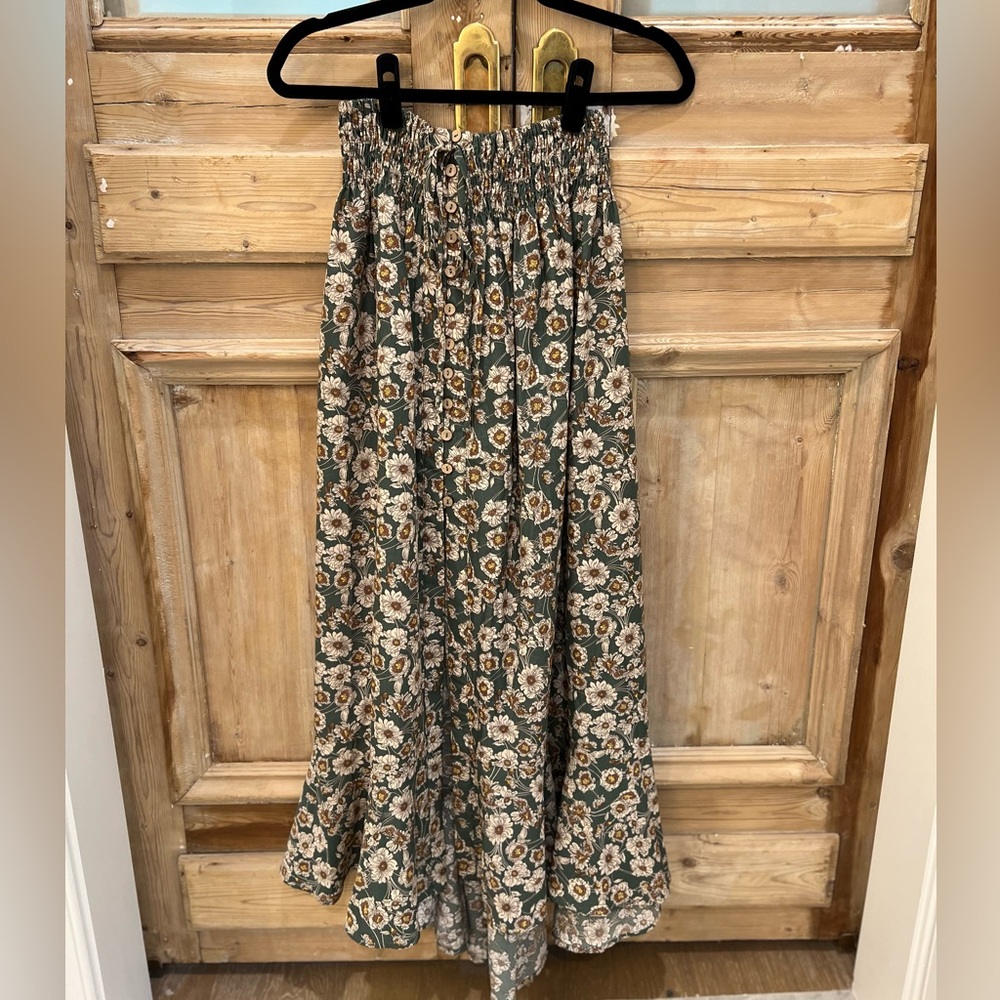 Carly Jean Los Angeles floral Maxi skirt size small